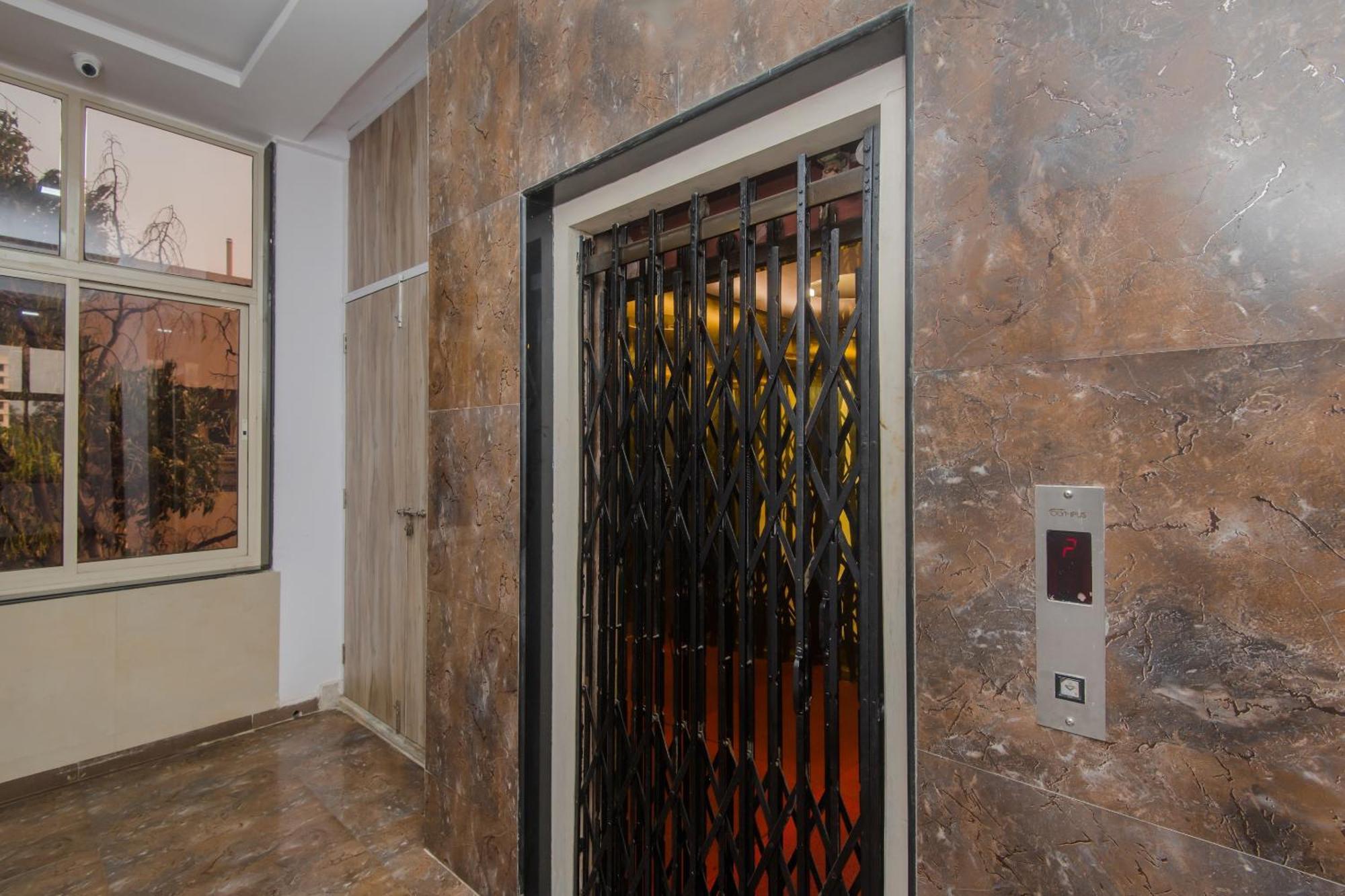 Super Hotel O Divine Residency Near Phoenix Marketcity Mumbai Exteriör bild