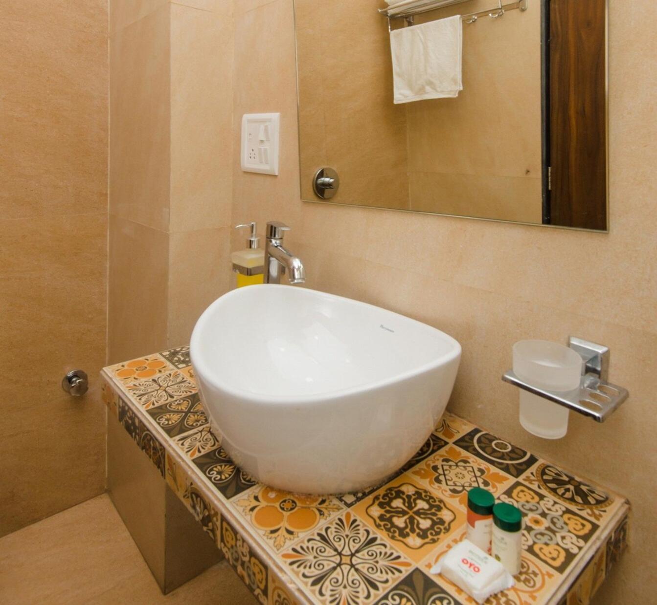 Super Hotel O Divine Residency Near Phoenix Marketcity Mumbai Exteriör bild