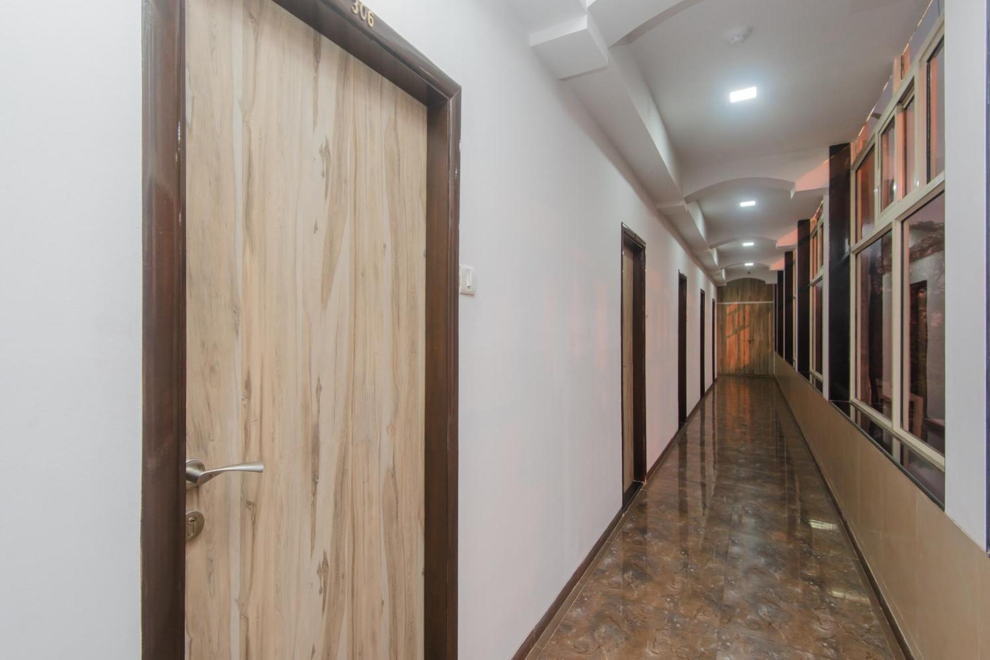 Super Hotel O Divine Residency Near Phoenix Marketcity Mumbai Exteriör bild